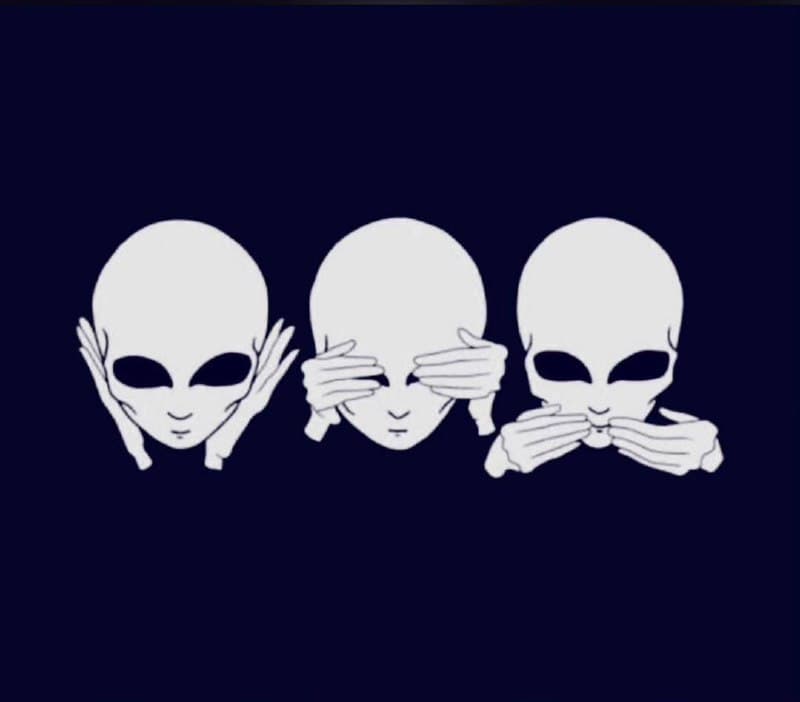 Three Wise Aliens Tee — alternate view
